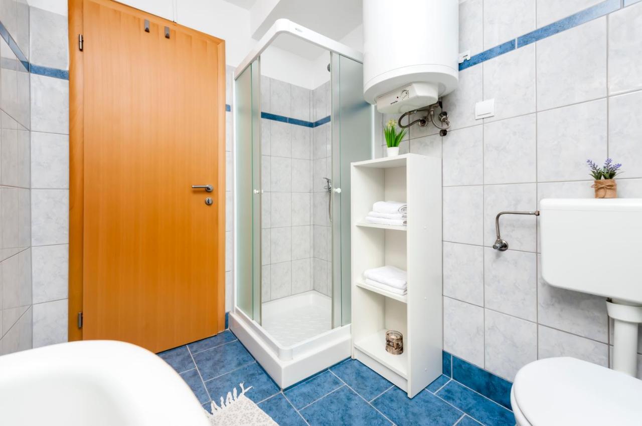 Roze Apartment